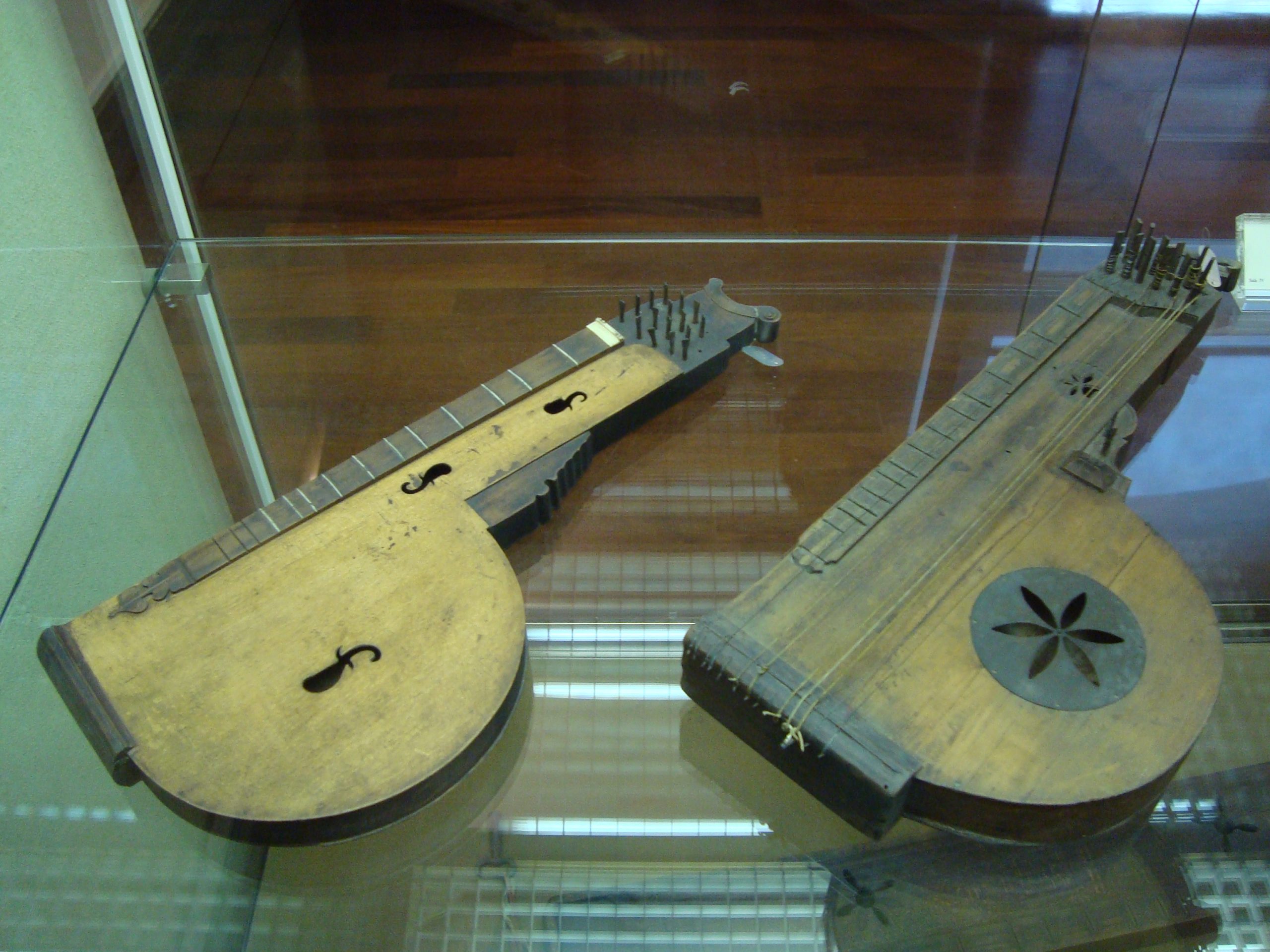 museo nazionale degli strumenti musicali chitarre